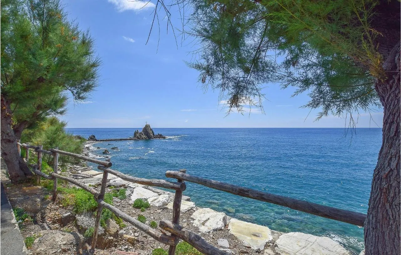 2 Bedroom Stunning Apartment In Moneglia