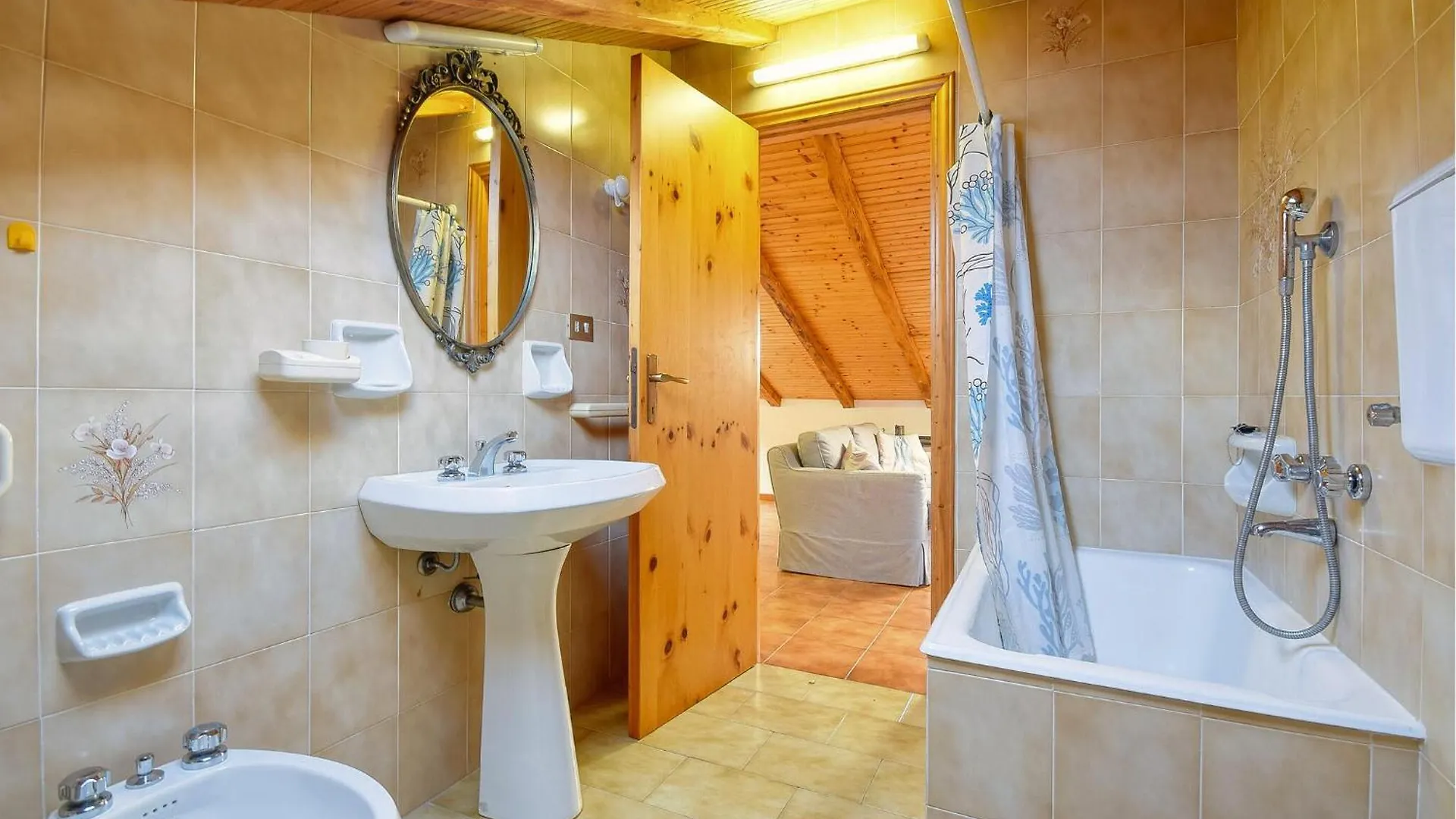 2 Bedroom Stunning Apartment In Moneglia