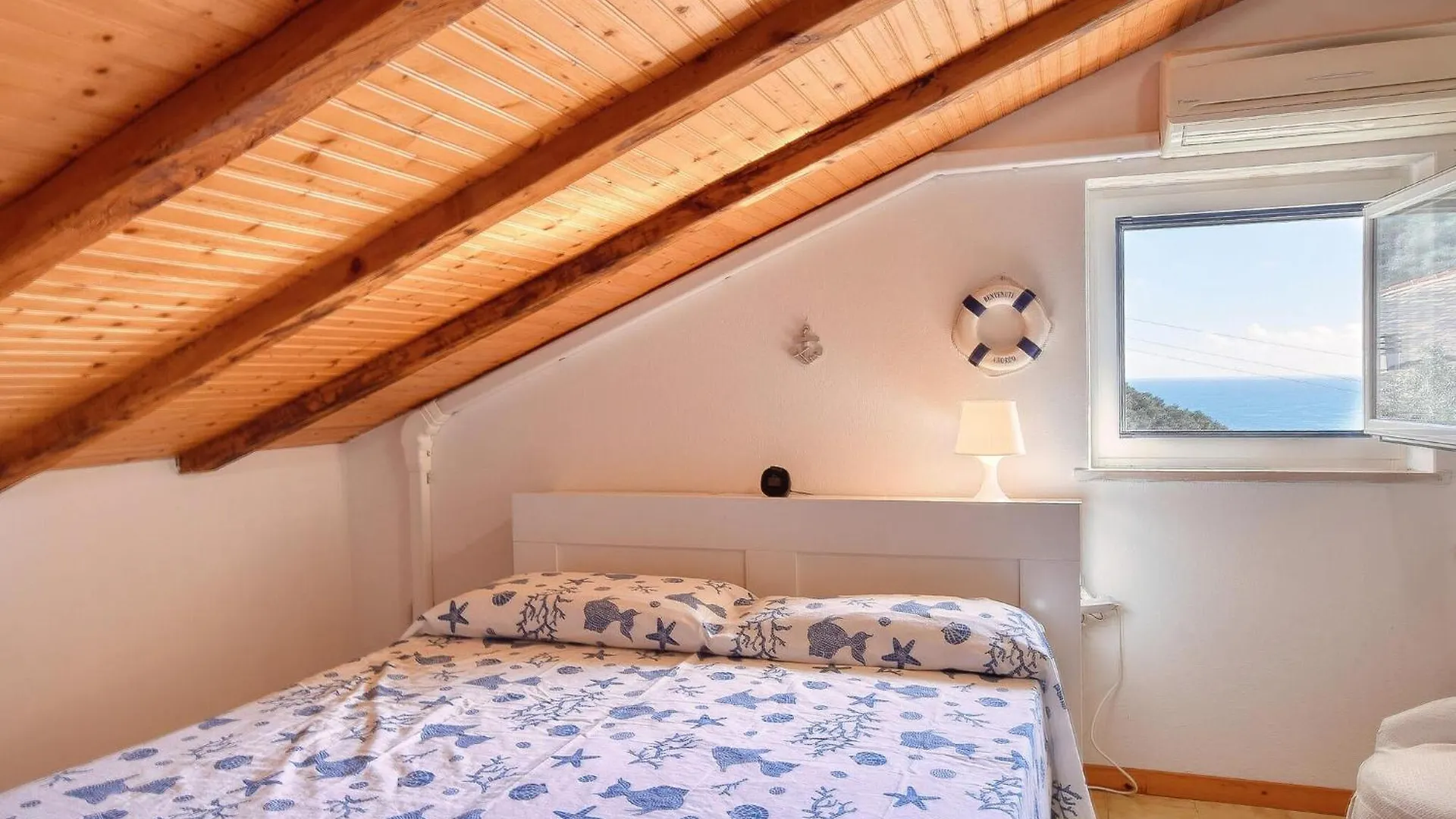 2 Bedroom Stunning Apartment In Moneglia