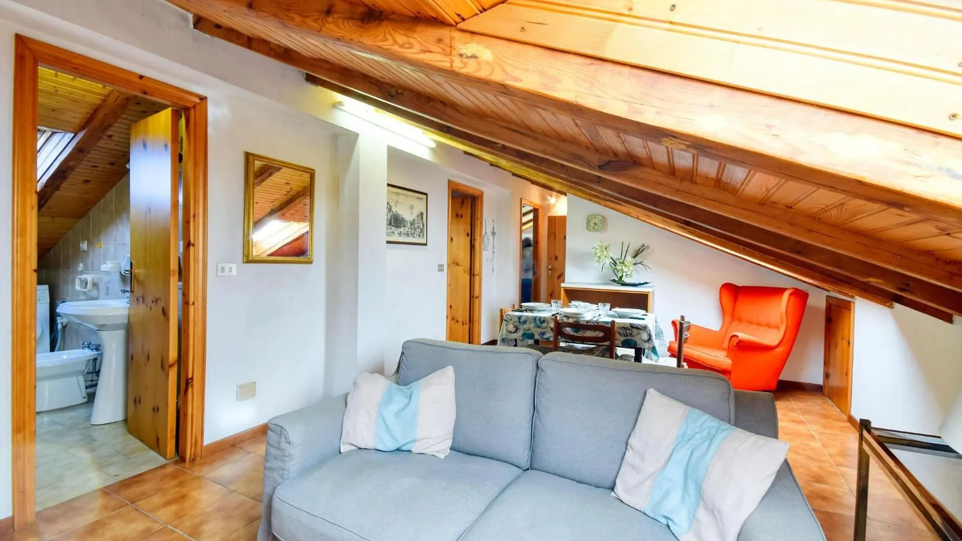 2 Bedroom Stunning Apartment In Moneglia