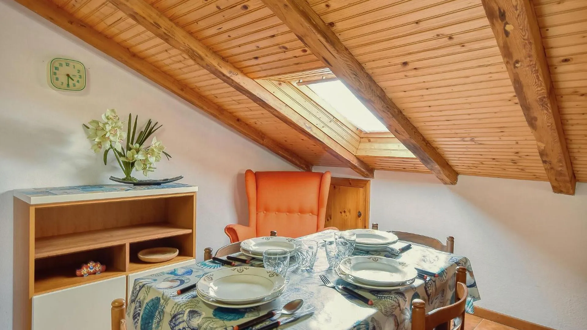 2 Bedroom Stunning Apartment In Moneglia Italy